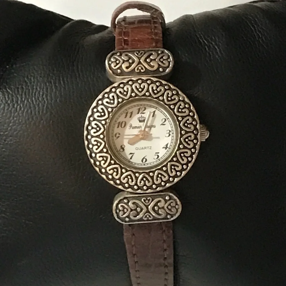 Premiere Designs interchangeable Watch with leather‎ band.